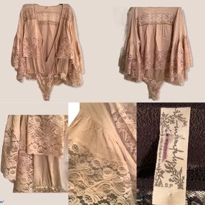 NWOT INTIMATELY FREE PEOPLE BODYSUIT LACE TOP. LG